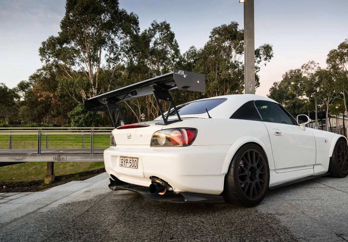 APR Performance Carbon Fibre GT-250 Adjustable Wing image 3